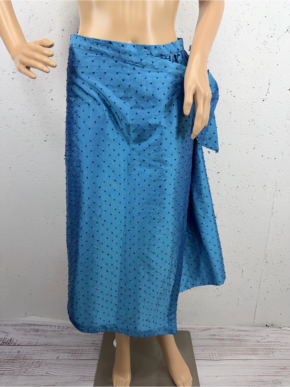 CoVelo Women’s Size Medium Blue Polka Dot Silk Midi Wrap Skirt